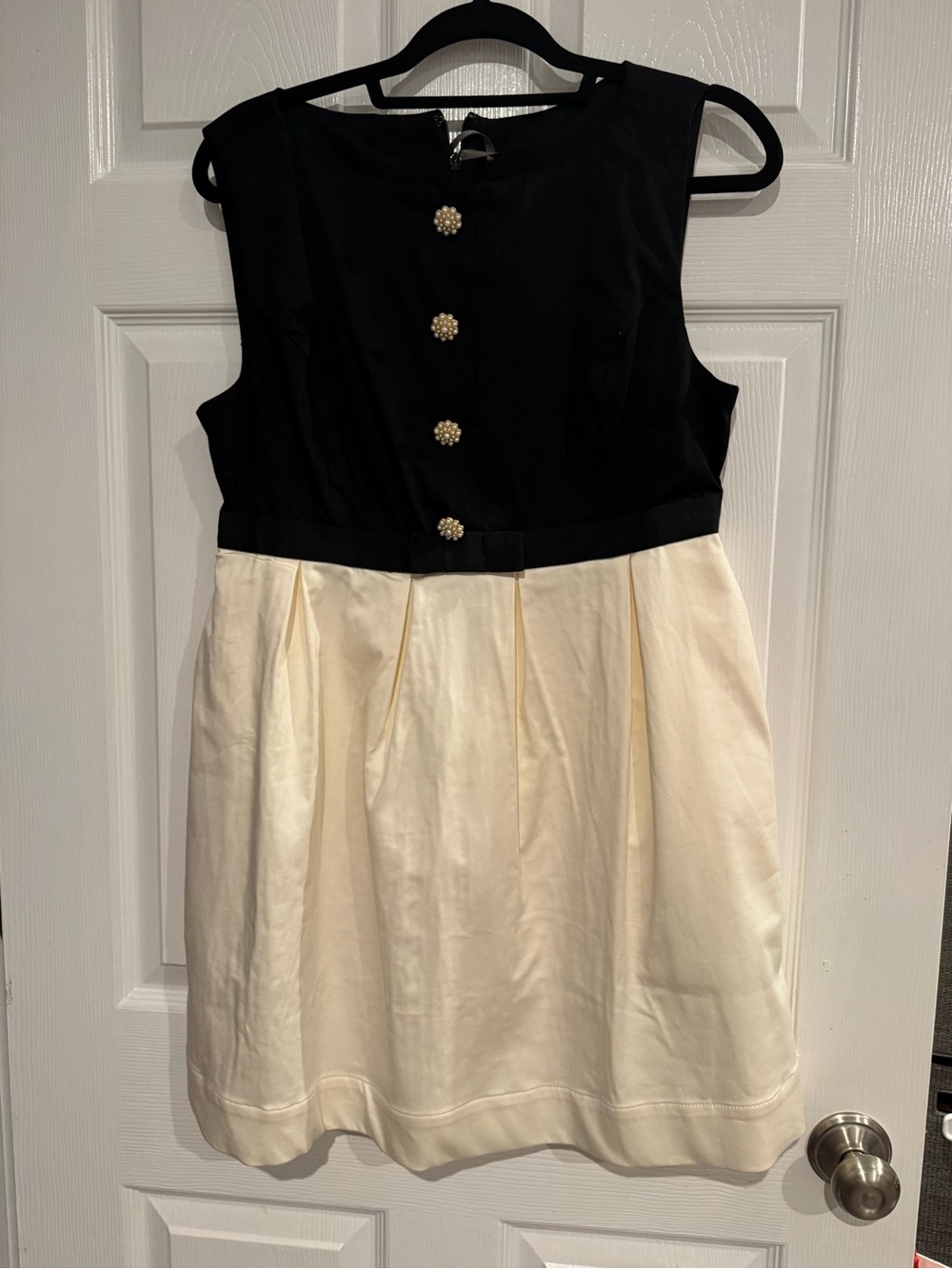 Anthropologie Black and Cream Sleeveless Two-Tone Pearl Button Dress
